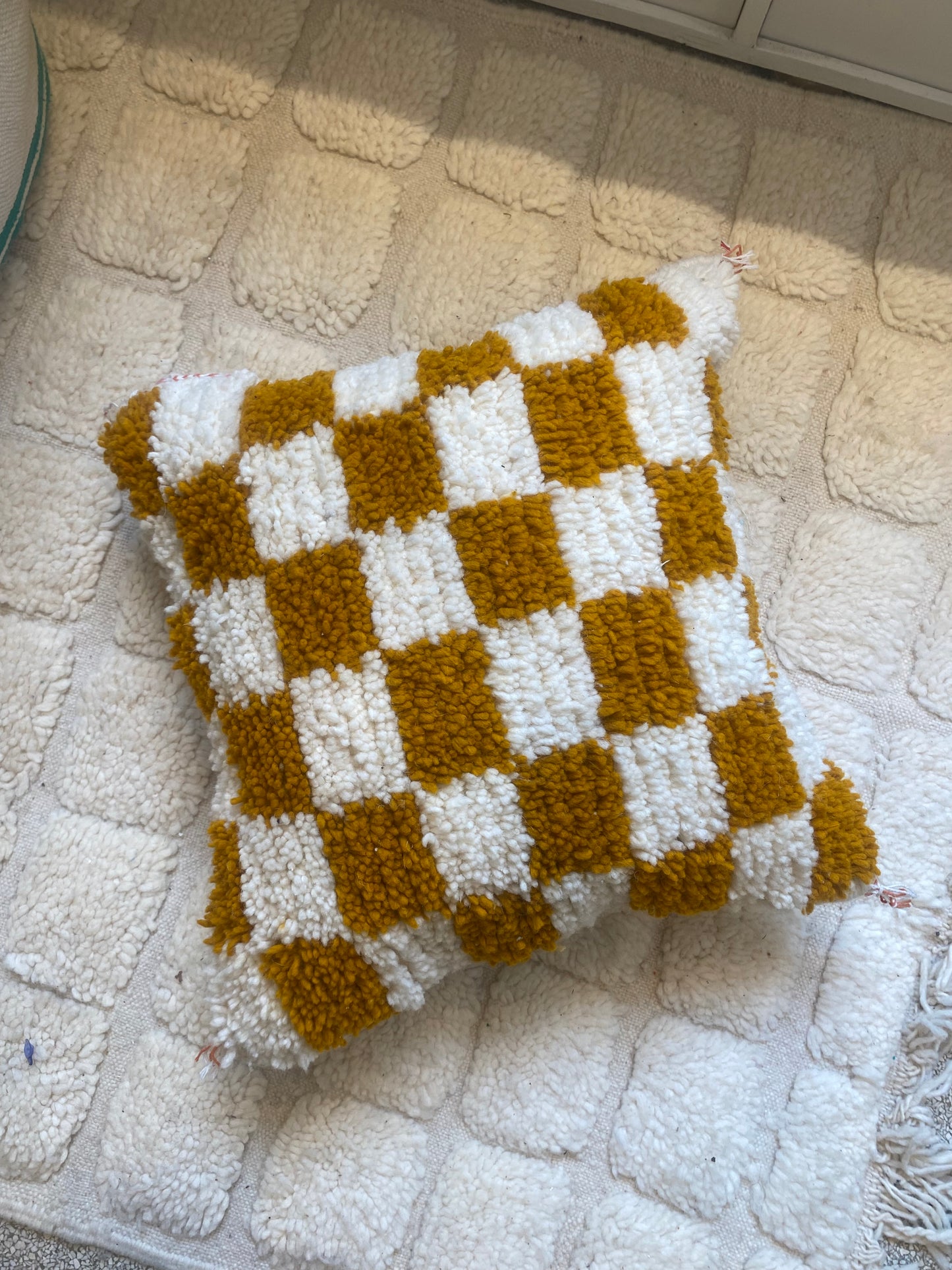 Checkered wool pillow (yellow)