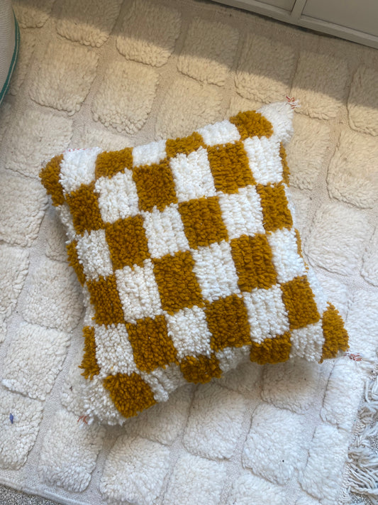 Checkered wool pillow (yellow)