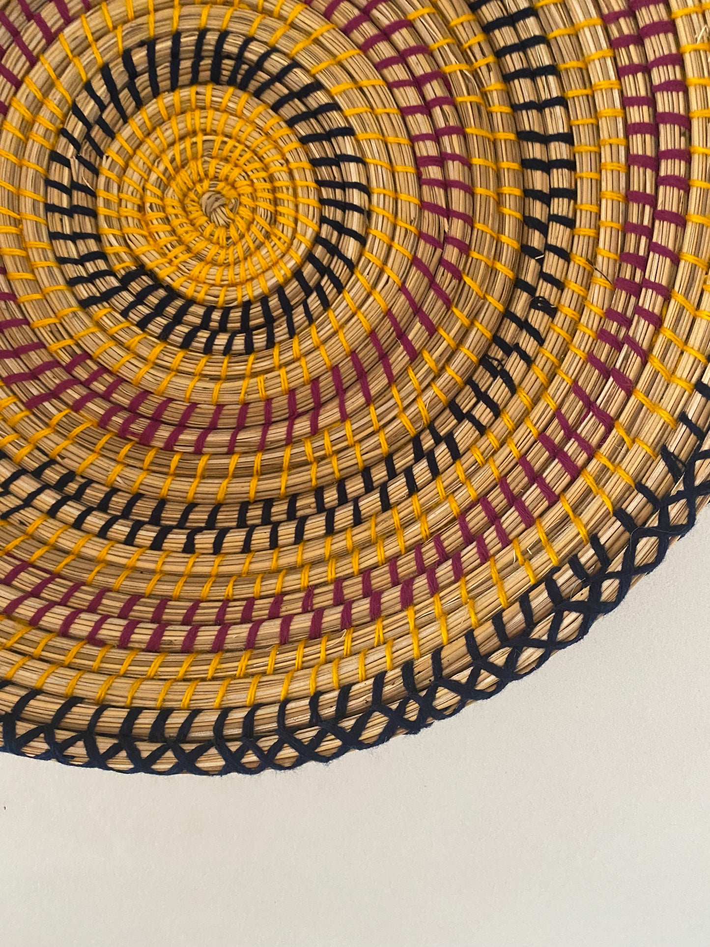 Colourful woven plate