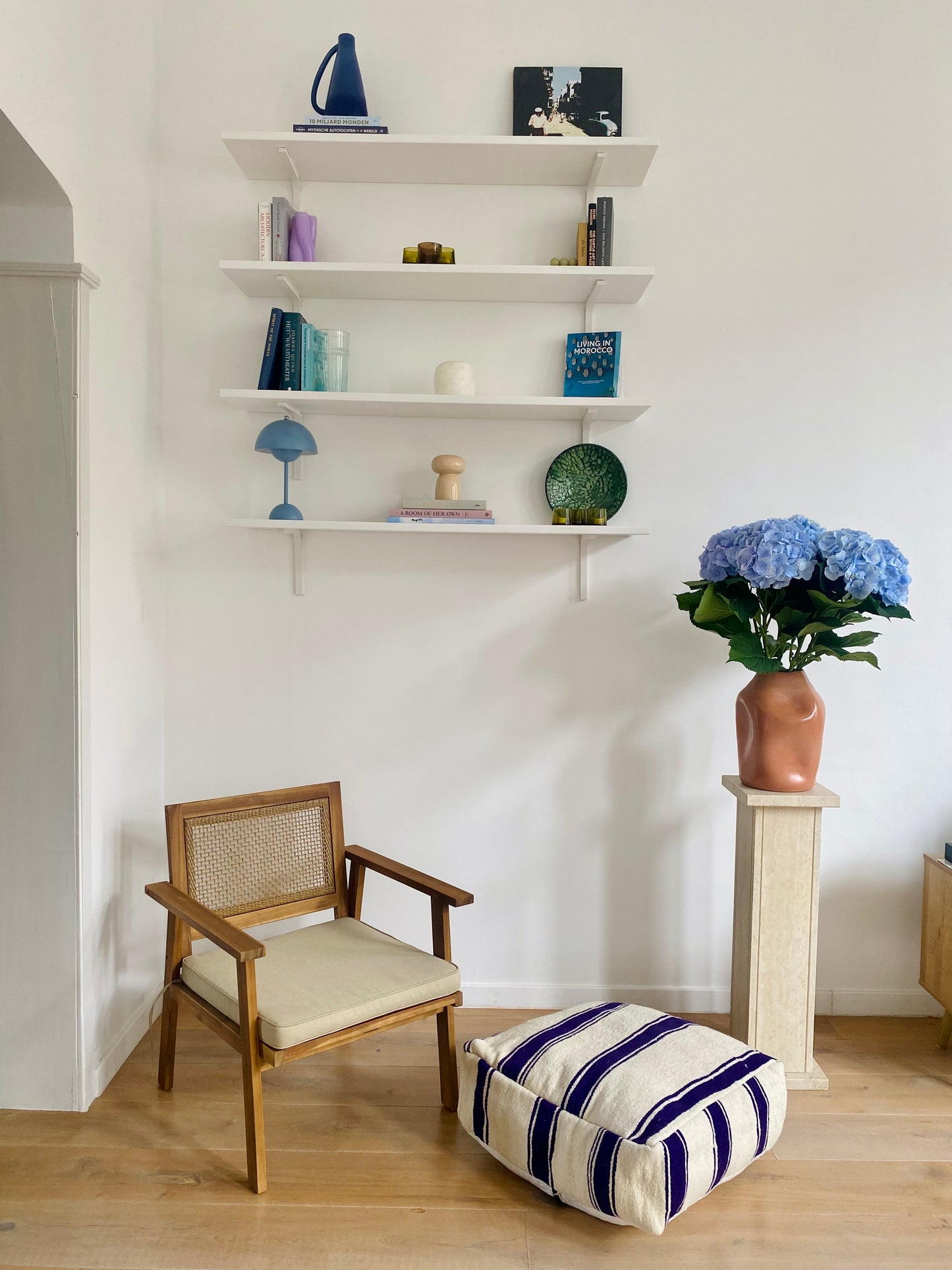 Dark blue striped pouf